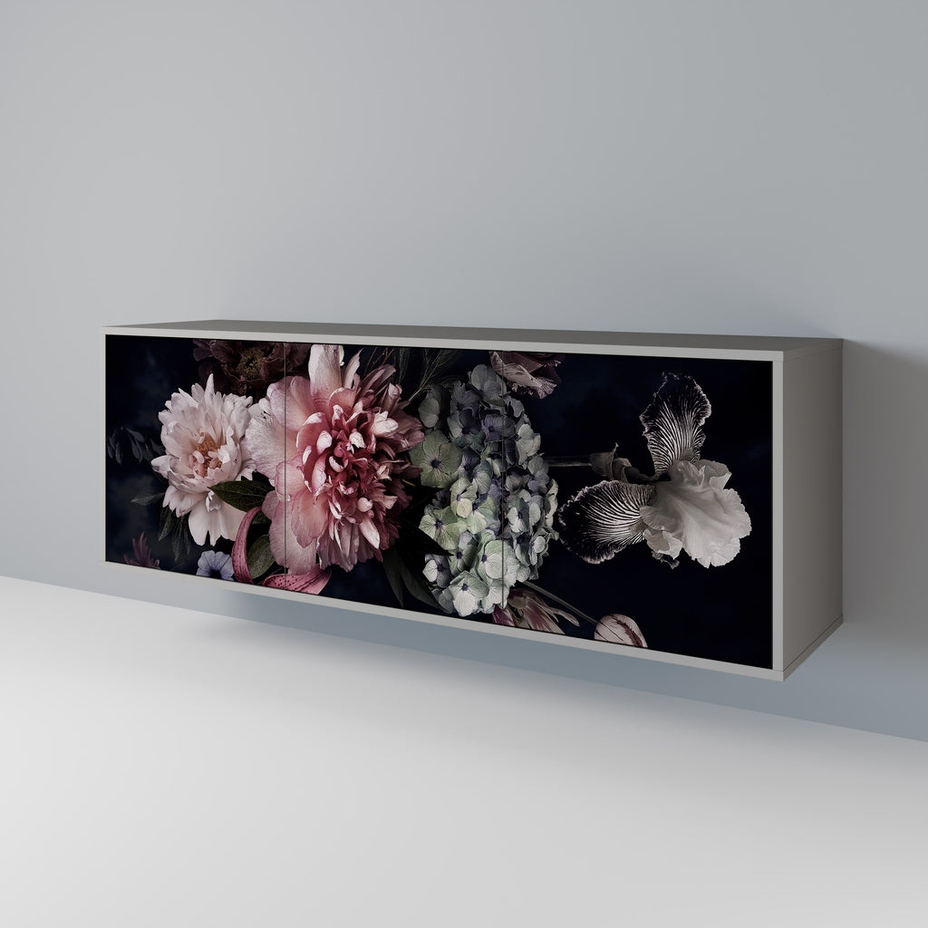 PURE BLOSSOM 3-dörrars skänk i grå finish