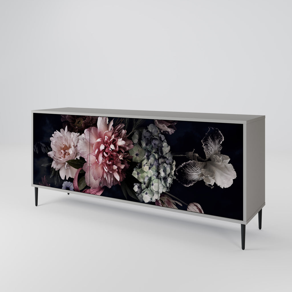 PURE BLOSSOM 3-dörrars skänk i grå finish