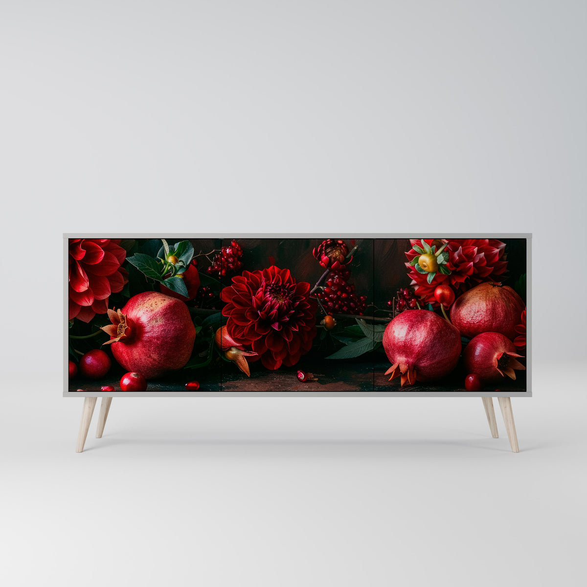 DAHLIAS AND POMEGRANATES Skänk med tre dörrar