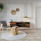 EARTHY FIGURES 2-Door TV Stand in Oak Effect