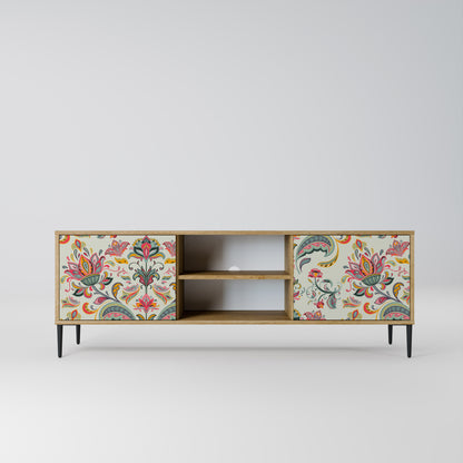 ORGANIC FOLKLORE 2-Door TV Stand in Oak Effect