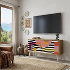 CHROMATIC ABSTRACT Kompakt TV-bänk med 2 dörrar