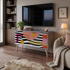 CHROMATIC ABSTRACT Kompakt TV-bänk med 2 dörrar