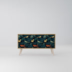 FOWL ORNAMENT Kompakt TV-bänk med 2 dörrar