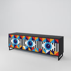 ABSTRAKTION AND GEOMETRI TV-bänk med 3 dörrar i svart finish