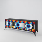 ABSTRAKTION AND GEOMETRI TV-bänk med 3 dörrar i svart finish