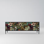 BOTANICAL EMERGENCE 3-dörrars TV-bänk i svart finish