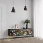 BOTANICAL EMERGENCE 3-dörrars TV-bänk i svart finish