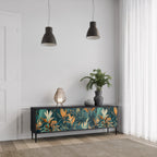 FLORAL SERENITY 3-dörrars TV-bänk i svart finish