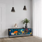 MIDNIGHT BLOSSOM 3-dörrars TV-bänk i svart finish