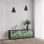 VERDANT PLEASURES 3-dörrars TV-bänk i svart finish