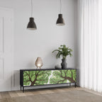 WILDERNESS DASH 3-dörrars TV-bänk i svart finish