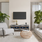 ARTFUL GEOMETRY 3-dörrars TV-bänk i svart finish