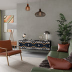 ARTFUL GEOMETRY 3-dörrars TV-bänk i svart finish