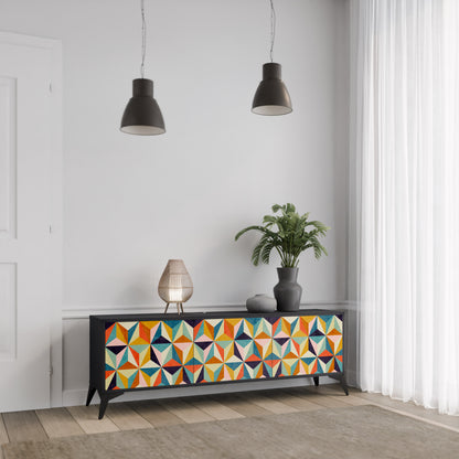 TESSELATE TREASURES 3-dörrars TV-bänk i svart finish