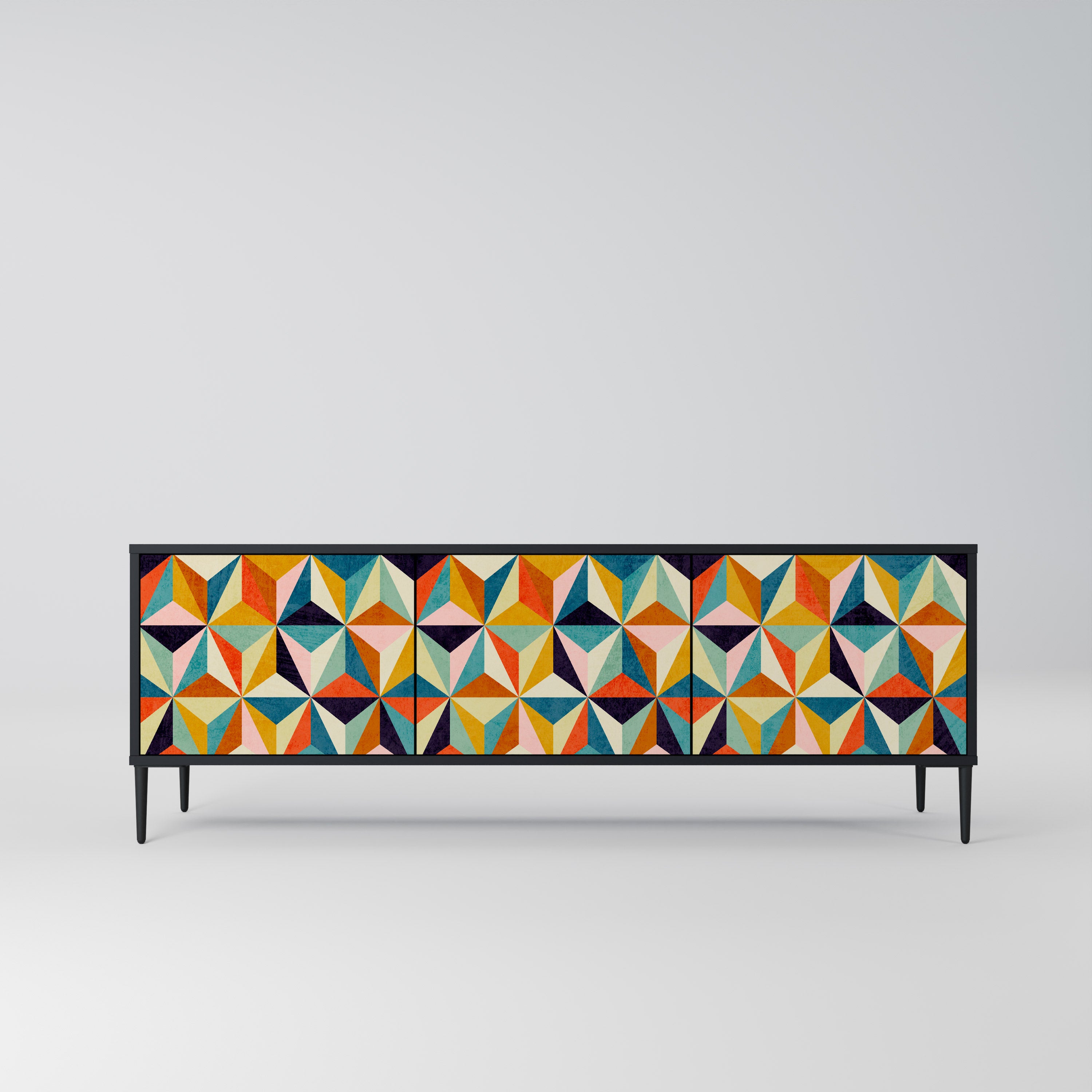 TESSELATE TREASURES 3-dörrars TV-bänk i svart finish