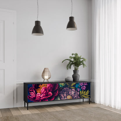 BLOOMING ELEGANCE 3-dörrars TV-bänk i svart finish