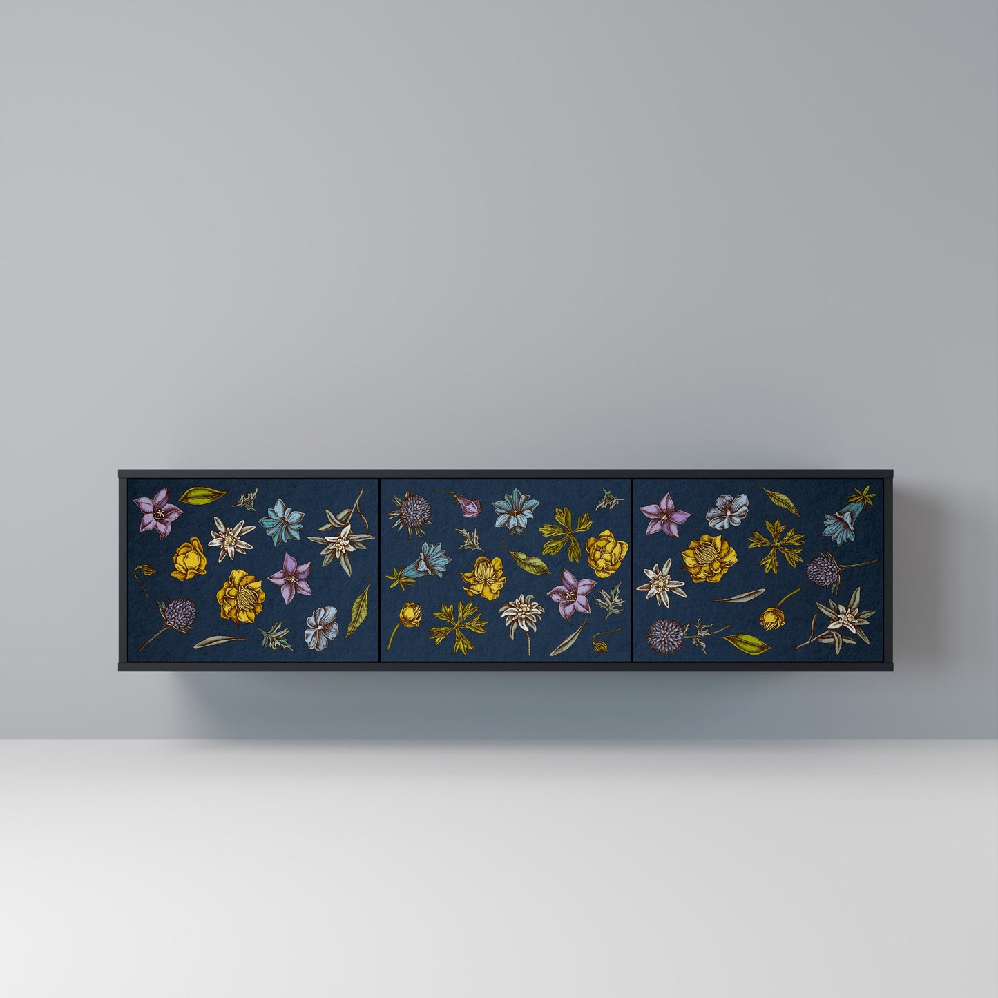 BLOMMOR PÅ MARINBLÅT 3-dörrars TV-bänk i svart finish