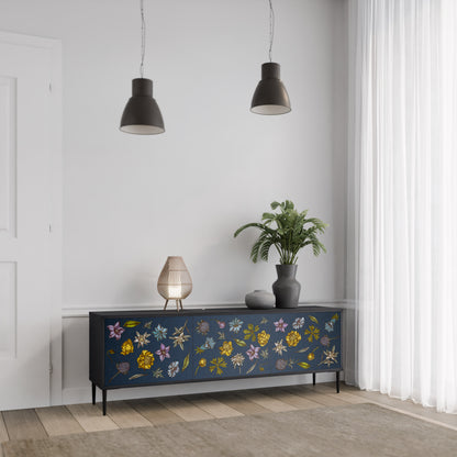 BLOMMOR PÅ MARINBLÅT 3-dörrars TV-bänk i svart finish
