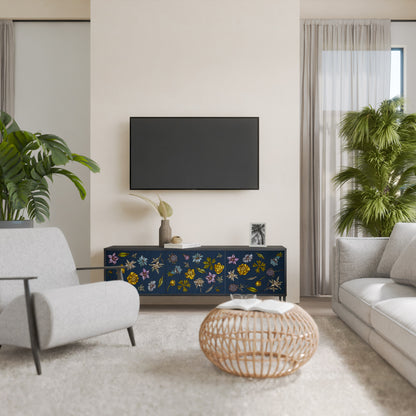 BLOMMOR PÅ MARINBLÅT 3-dörrars TV-bänk i svart finish