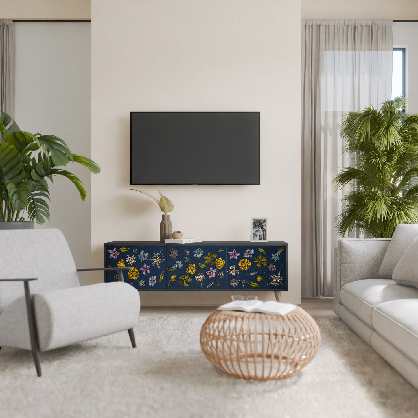 BLOMMOR PÅ MARINBLÅT 3-dörrars TV-bänk i svart finish