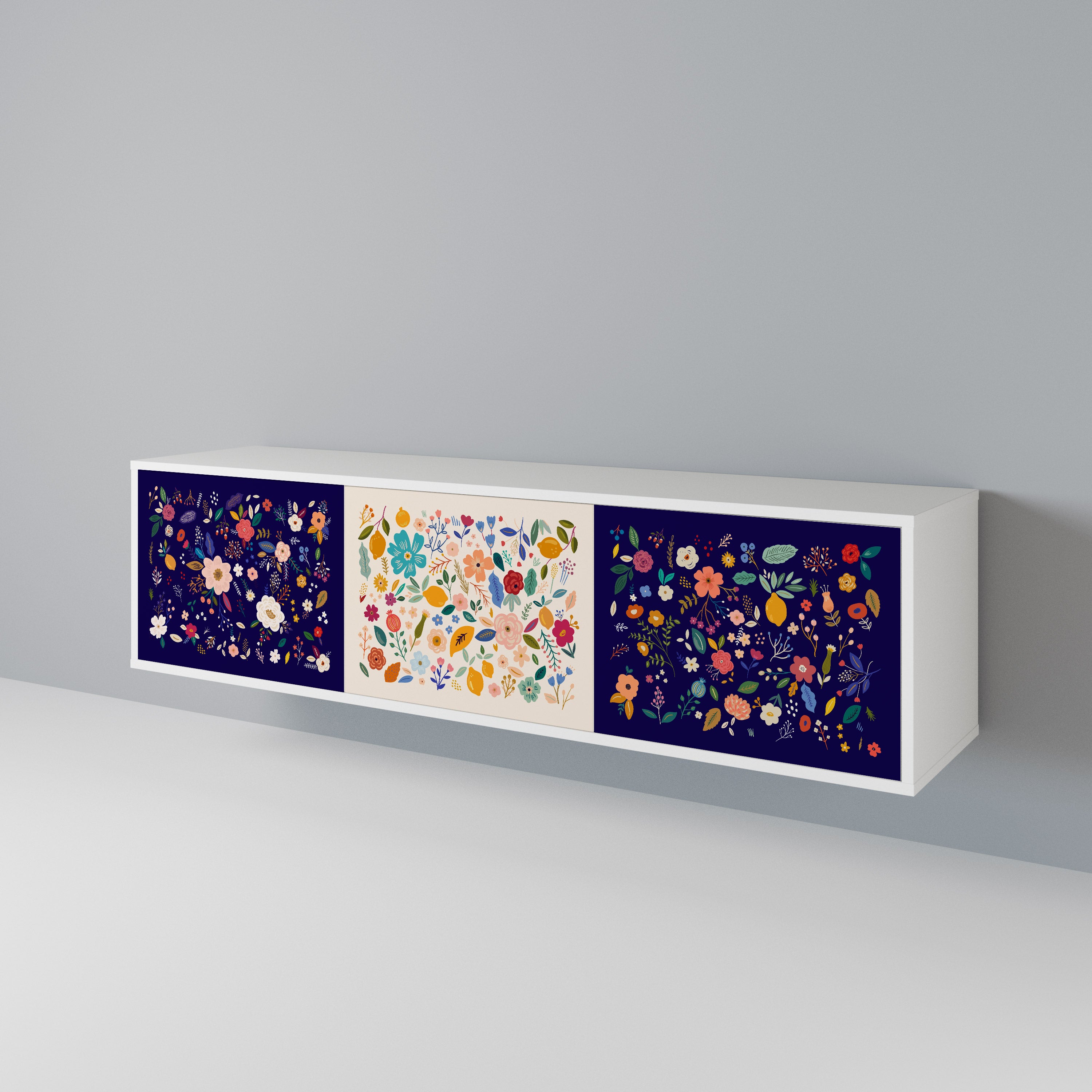 FLORAL COMBINATION TV-bänk med 3 dörrar