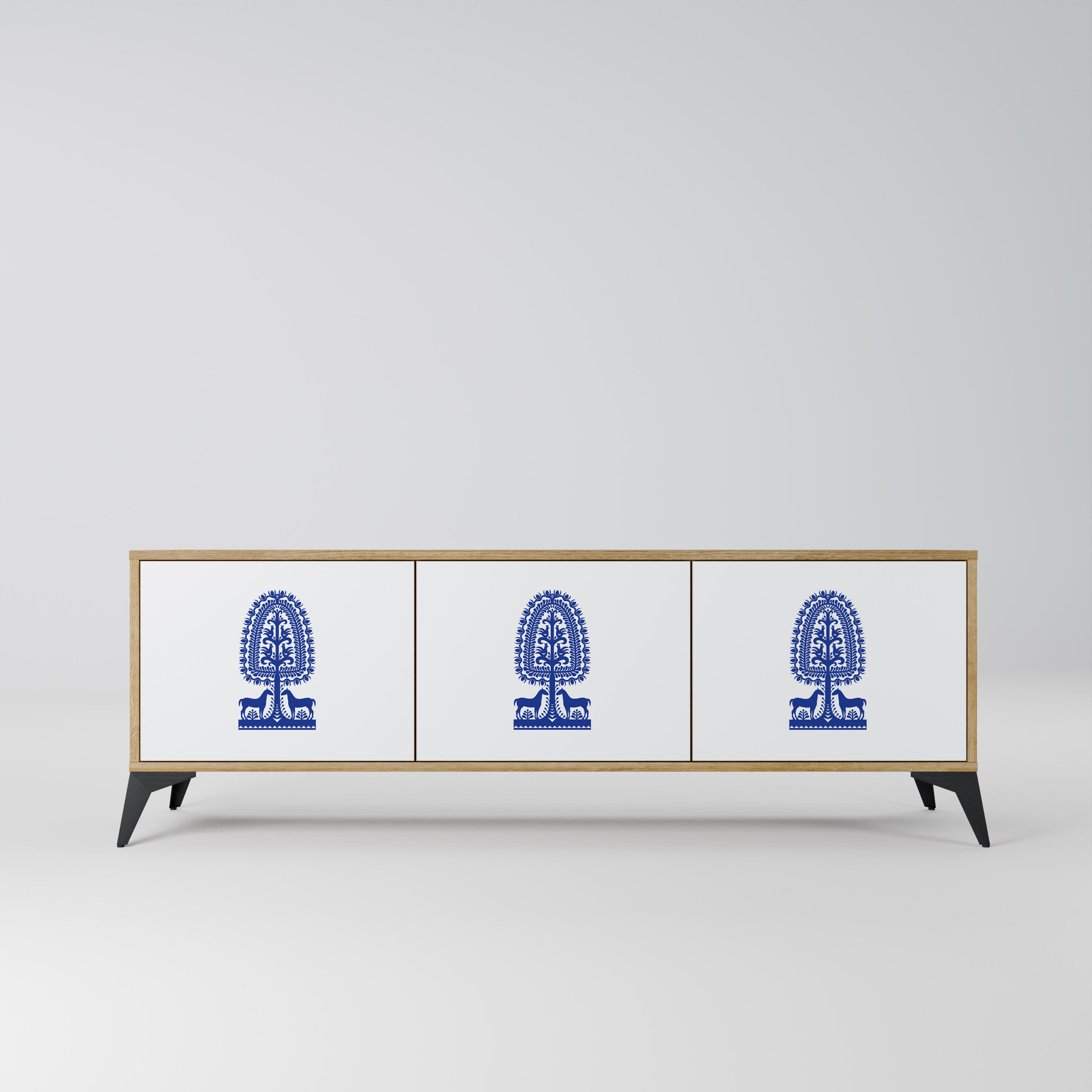 POLISH FOLK ART 3-dörrars TV-bänk i ekeffekt