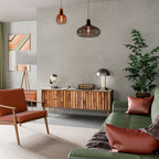 TV-bänk i naturträ med 3 dörrar i ekeffekt