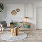 BLOOMING WATERS TV-bänk med 3 dörrar i ekeffekt