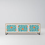 BE THE CHANGE TV-bänk med 3 dörrar i ekeffekt