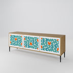 BE THE CHANGE TV-bänk med 3 dörrar i ekeffekt