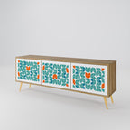 BE THE CHANGE TV-bänk med 3 dörrar i ekeffekt