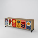 SCANDIC FLOWERET TV-bänk med 3 dörrar i ekeffekt