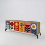 SCANDIC FLOWERET TV-bänk med 3 dörrar i ekeffekt