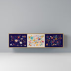 BLOMSTERKOMBINATION TV-bänk med 3 dörrar i ekeffekt