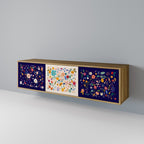 BLOMSTERKOMBINATION TV-bänk med 3 dörrar i ekeffekt