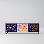 BLOMSTERKOMBINATION TV-bänk med 3 dörrar i ekeffekt