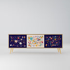 BLOMSTERKOMBINATION TV-bänk med 3 dörrar i ekeffekt