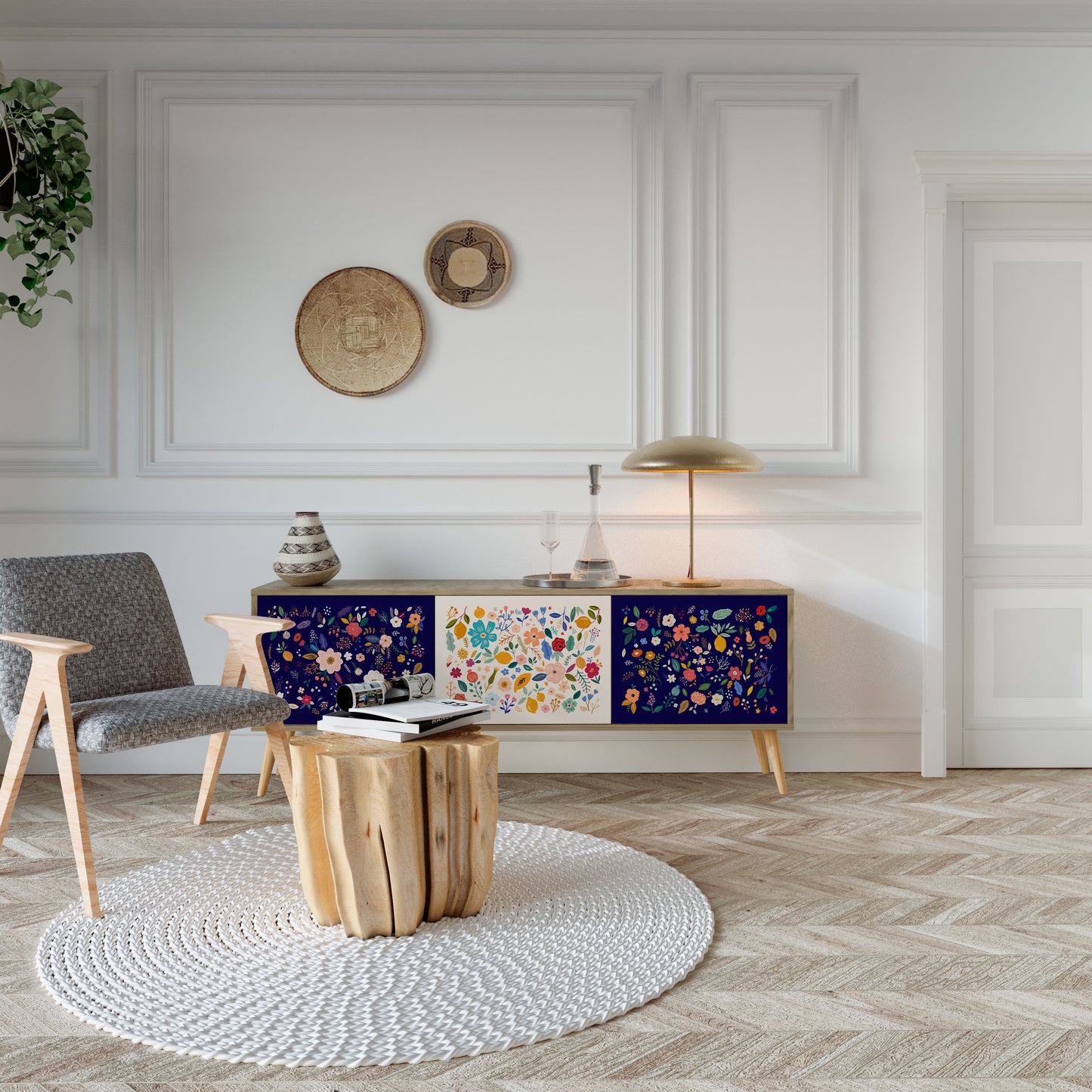 BLOMSTERKOMBINATION TV-bänk med 3 dörrar i ekeffekt