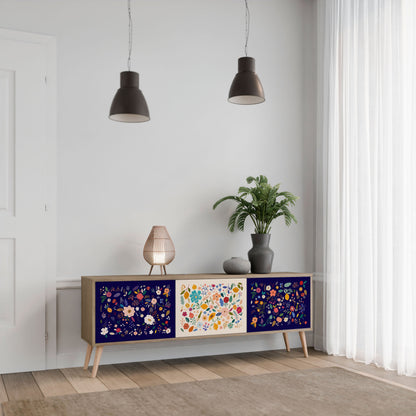BLOMSTERKOMBINATION TV-bänk med 3 dörrar i ekeffekt