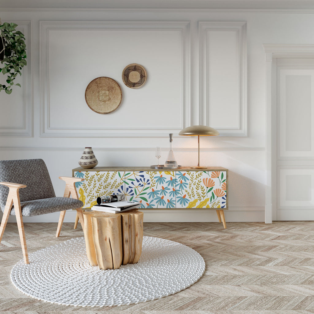 HELLO SPRING TV-bänk med 3 dörrar i ekeffekt