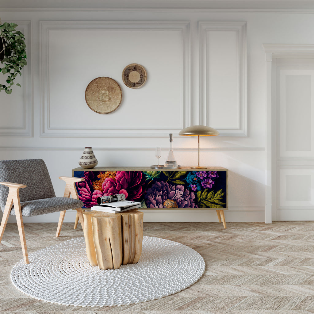 BLOOMING ELEGANCE TV-bänk med 3 dörrar i ekeffekt