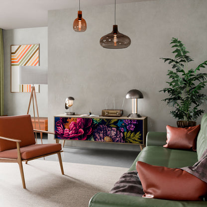 BLOOMING ELEGANCE TV-bänk med 3 dörrar i ekeffekt