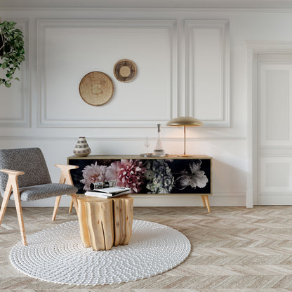 PURE BLOSSOM TV-bänk med 3 dörrar i ekeffekt