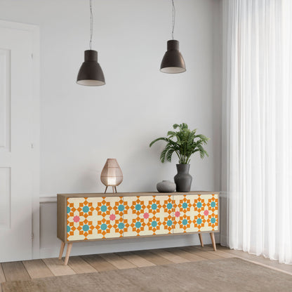 BLOMSTERDEKORATION TV-bänk med 3 dörrar i ekeffekt