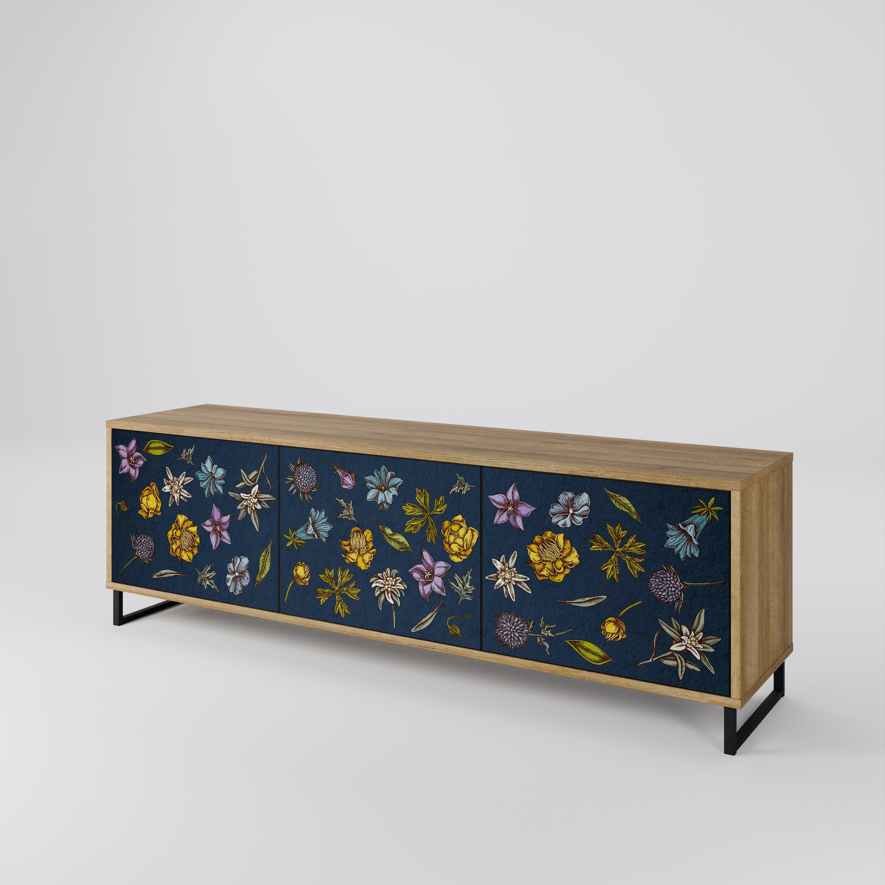 BLOMMOR PÅ MARINBLÅTT TV-BÄNK med 3 dörrar i ekeffekt