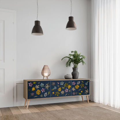 BLOMMOR PÅ MARINBLÅTT TV-BÄNK med 3 dörrar i ekeffekt