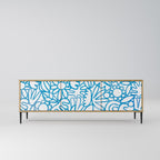 BLOOMY MORNING 3-Door TV Stand in Oak Effect