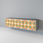 BLOMMAD DECOR 3-dörrars TV-bänk i grå finish