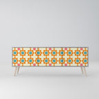 BLOMMAD DECOR 3-dörrars TV-bänk i grå finish